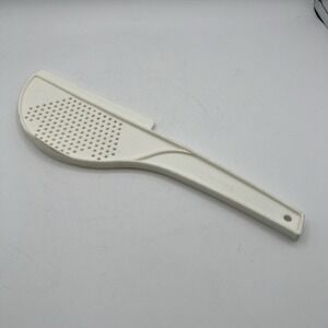 Vintage Rubbermaid Spatula Pot Strainer - White 1907-4